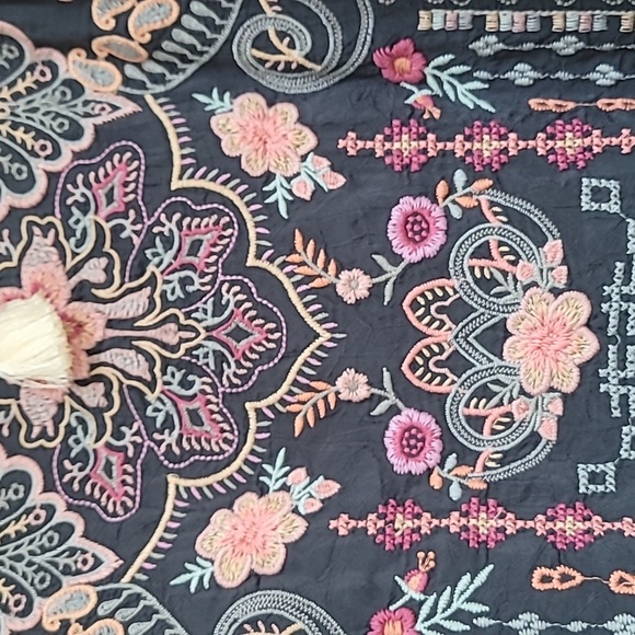 Johnny Was Vanna Embroidered Blouse - Picture 3 of 12